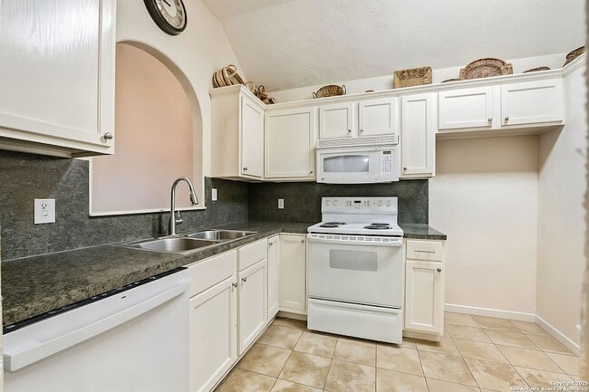 Photo - 1150 Green Hill Dr