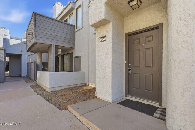 Photo - 9209 N 59th Ave Unidad 205