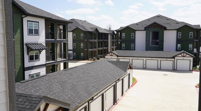 Building Photo - 2953 Farm to Market 2920 Unit 1204