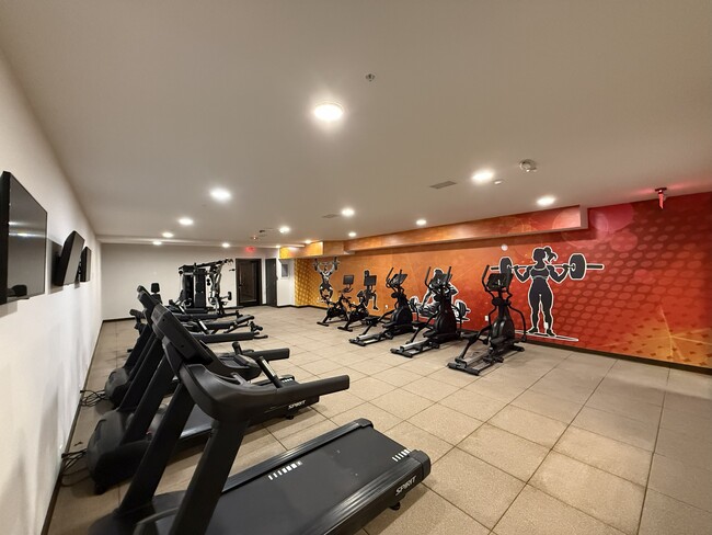 SALA DE FITNESS - 228 Park Ave