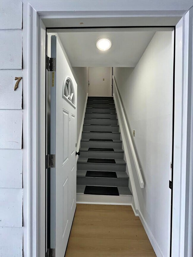 Photo - 98 E Market St Apartment Unit B7