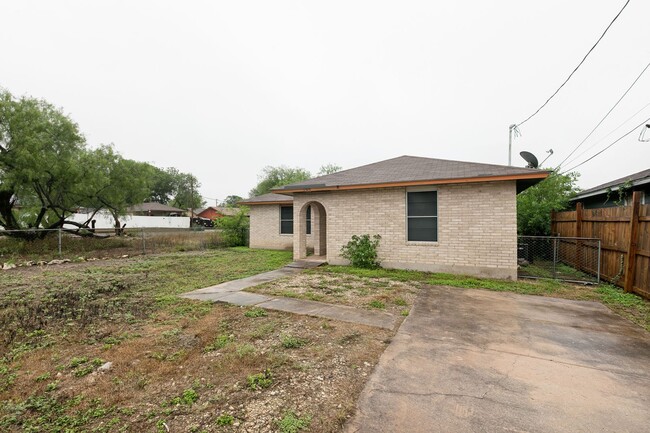 Photo - 3-BEDROOM HOME IN LOMA PARK