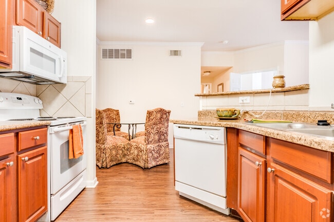 2BR, 1BA - 977SF