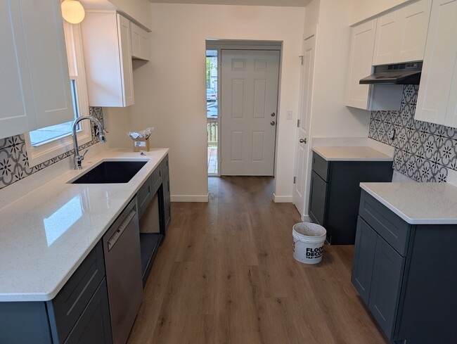 Building Photo - 11811 W Flagg Ave Unit 11811 W Flagg Ave