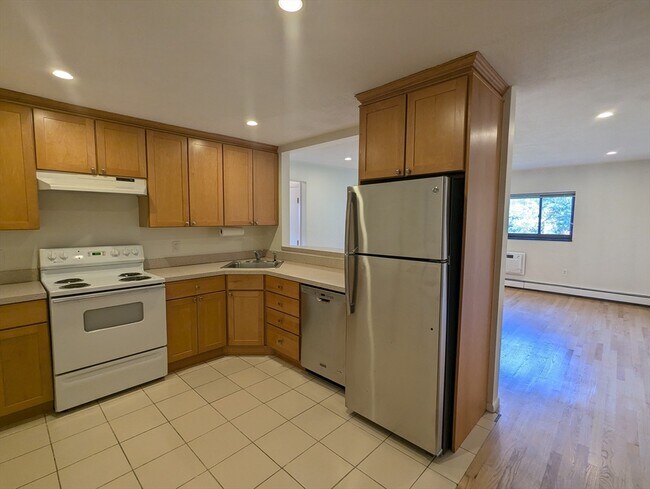 Building Photo - 15 Walbridge St Unit 31 Rental