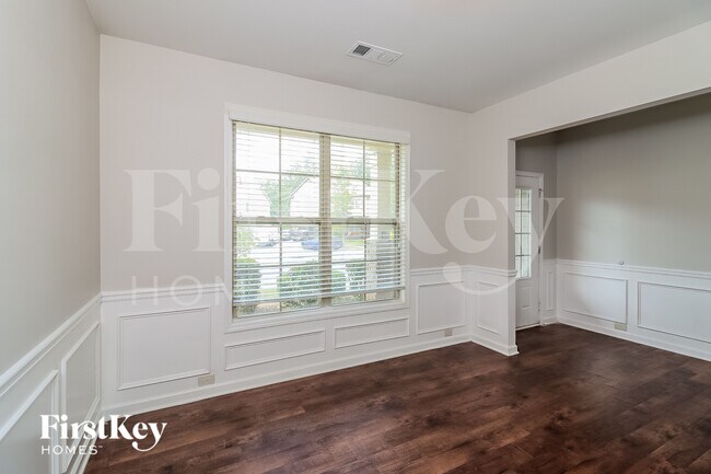 Photo - 404 Silverwood Dr