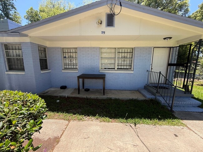 Photo - 3126 Martha St