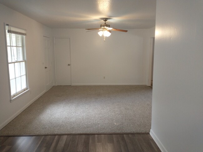 Photo - 1600 Woodland Dr