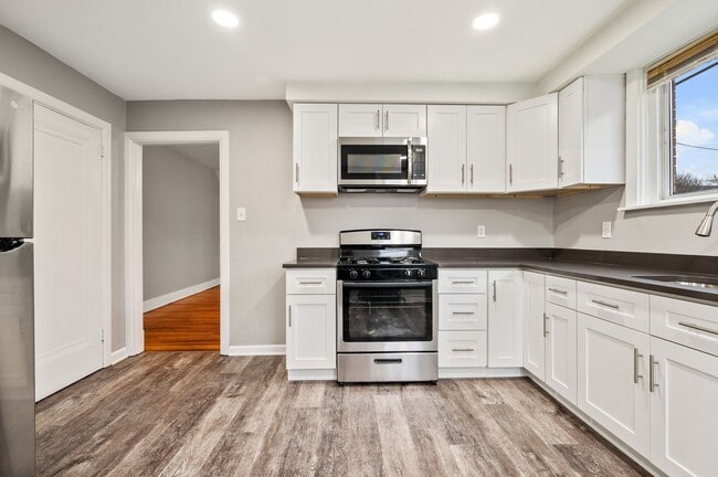 101-103 E Agnew Avenue