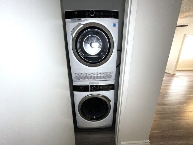 Photo - 10973 Palms Blvd