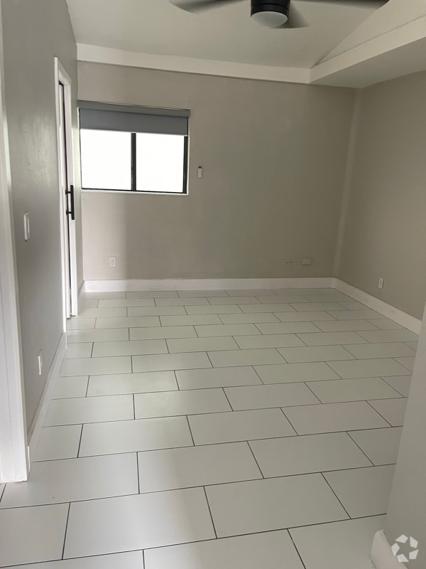 Building Photo - 826 Wiggins Pass Rd Rental