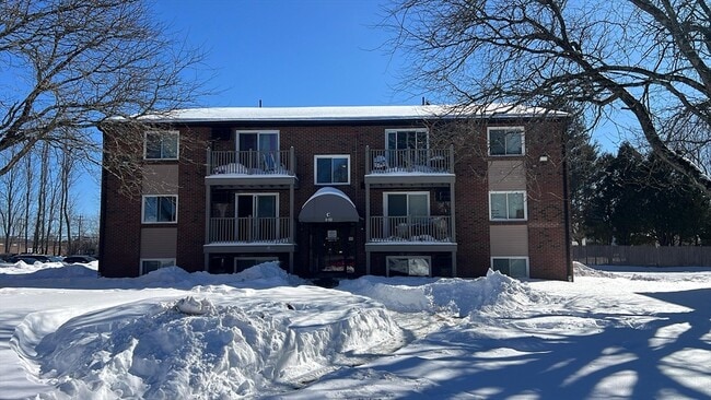 Building Photo - 328 Greenwood St Unit C- 1