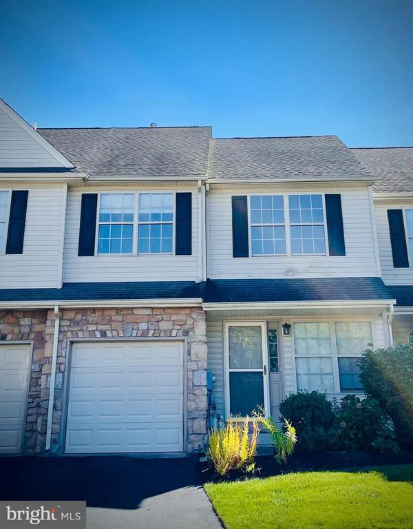 Photo - 1902 Royal Ct Townhome
