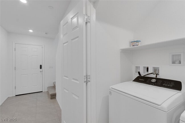 Building Photo - 5669 Steampunk St