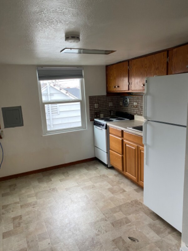 Photo - 1042 W Cascade Ave Unit B
