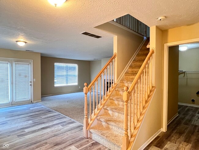 Photo - 5913 Sandalwood Dr