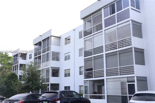 Building Photo - 3000 Sunrise Lakes Blvd Unit 303
