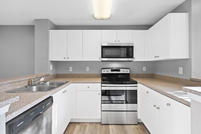 Photo - 4822 Chancellor Dr Unit 20