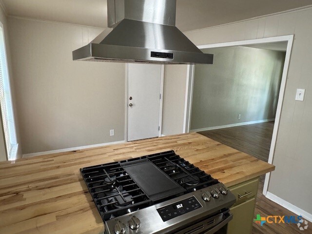Building Photo - 428 Aguila St Rental