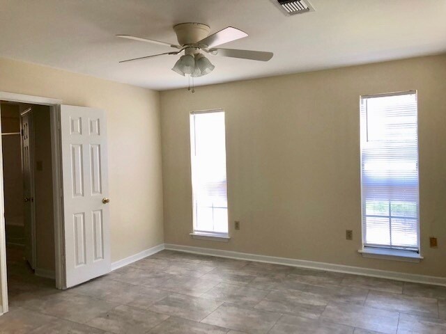 Photo - Great Location South of LSU near Plants TOO!