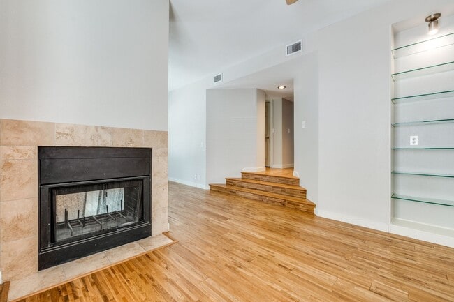 Photo - 3901 Travis St