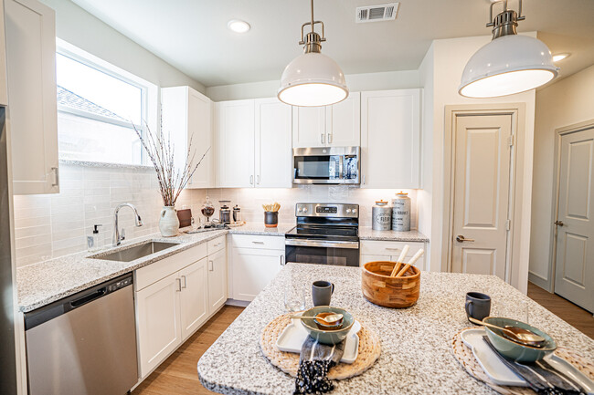 Building Photo - Chaparral Ranch Rental