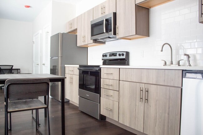 Photo - 503 E Stoughton