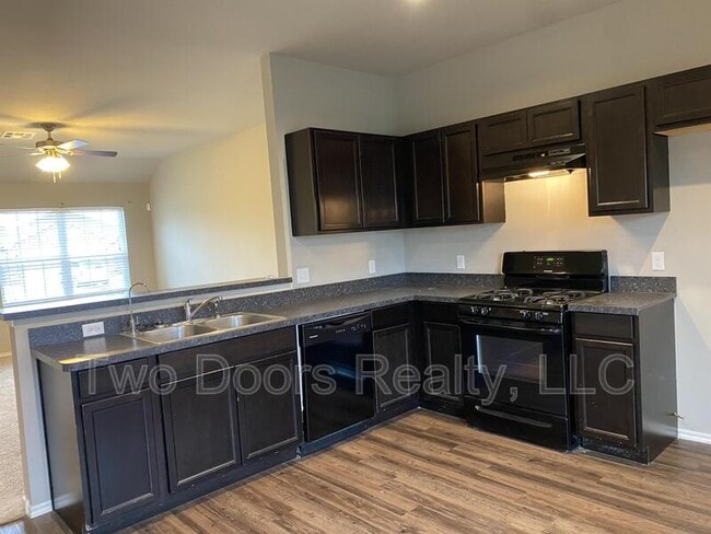 Photo - 11704 NW 134th St