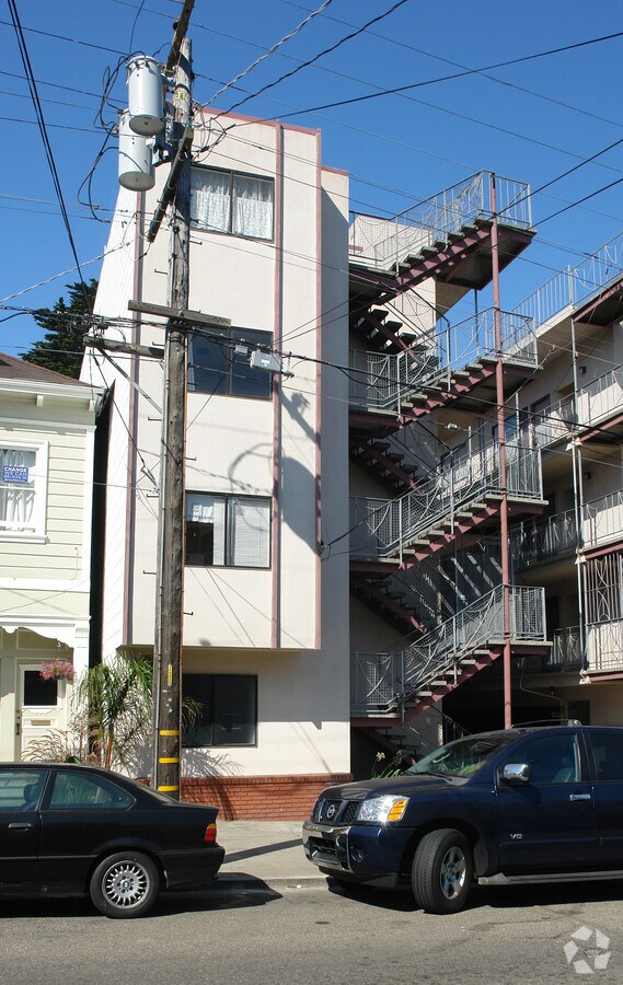 Photo - 473 10th Ave Apartments
