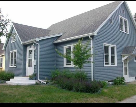 Please check hbpstudenthousing.com for the full description and photos
