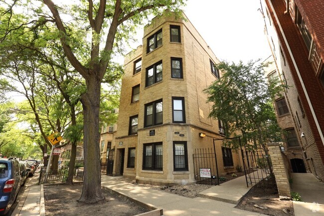 Building Photo - 646.5 W Roscoe St Unit S2 Rental