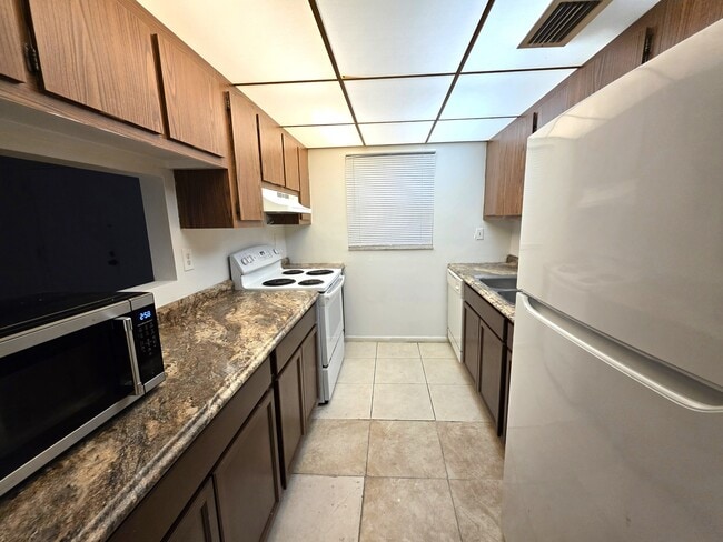 Building Photo - 2000 N Congress Ave