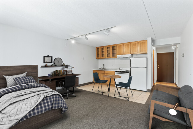 Building Photo - Studios at 7 Corners Rental