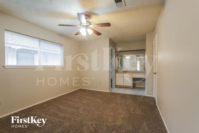 Photo - 6114 Knotty Post Ln House