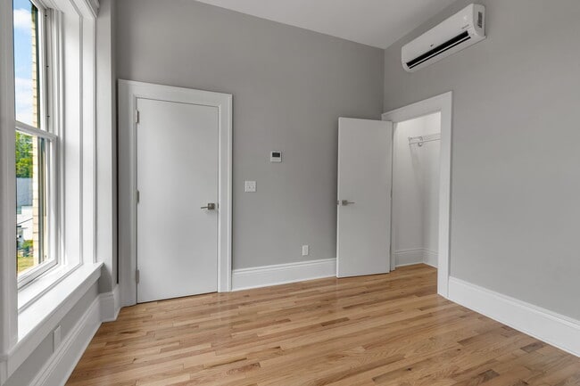 Photo - 670 Main St Unidad 5