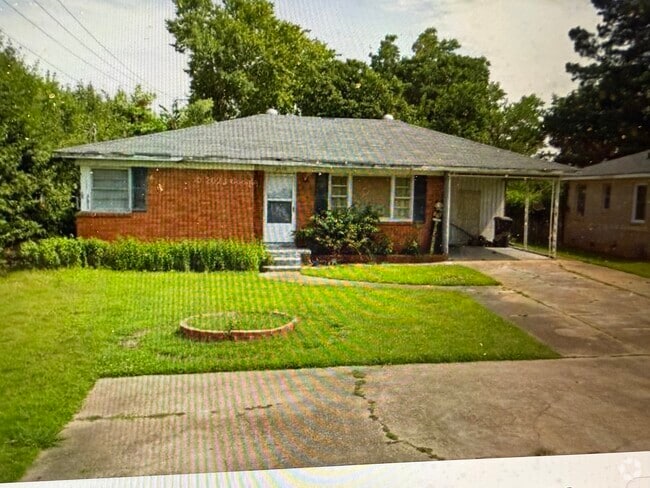 Building Photo - 2410 Forest Home Rd