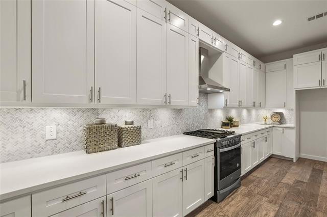 Photo - 933 W Eighth St