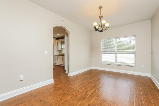 Photo - 207 Taranto Way