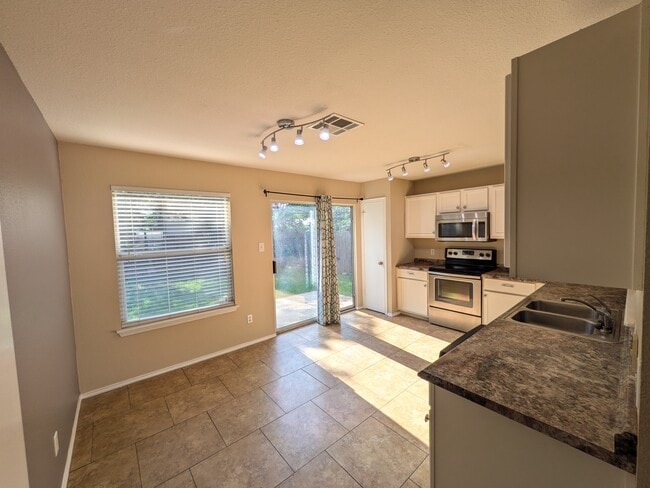 Photo - 133 Carolyns Way