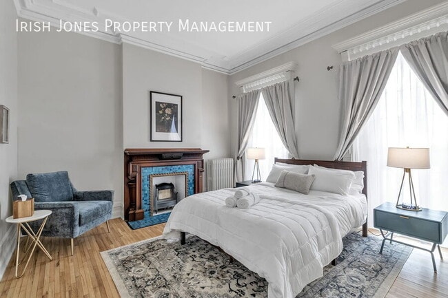 Photo - 617 Niagara St