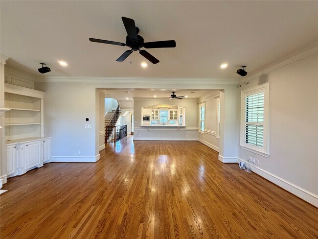 Photo - 2710 Nicholson St