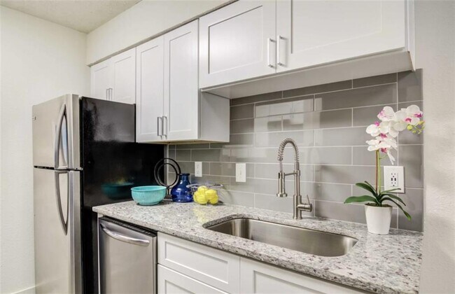 1898 Springs Rd Unit 05E
