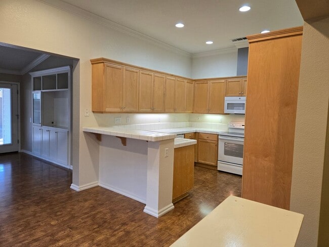 Photo - 358 Sunshine Way