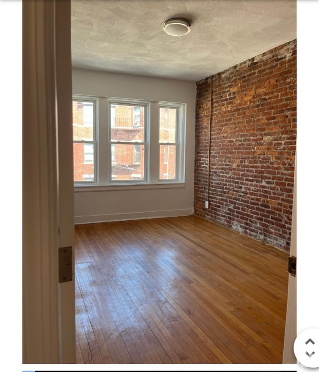 Building Photo - 30 Reedsdale St Rental