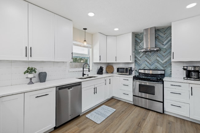 Photo - 155 Englewood Heights Rd