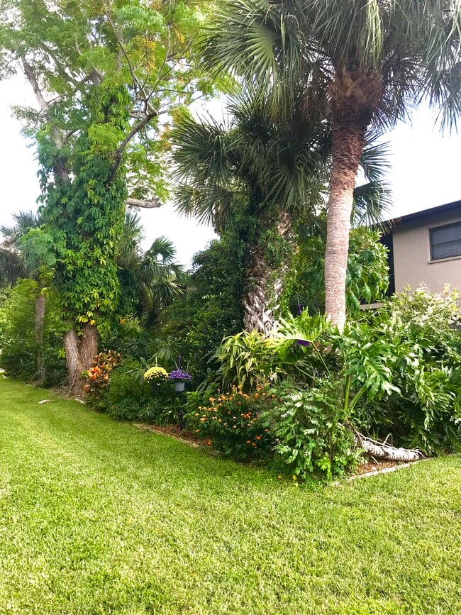 Building Photo - 7209 Cloister Dr Unit 7209