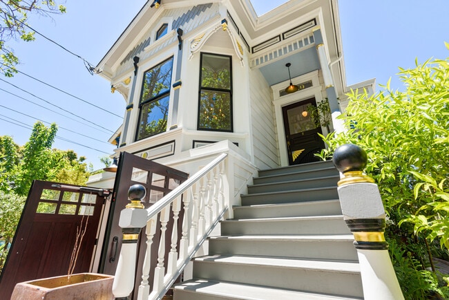 Photo - 1529 Mozart St