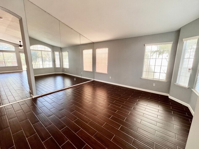 Photo - $2,195 Milburn & Herndon, 4 Bedroom Home -...