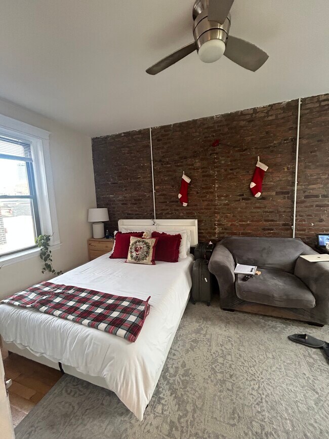 Building Photo - 39 Hemenway St Unit #22