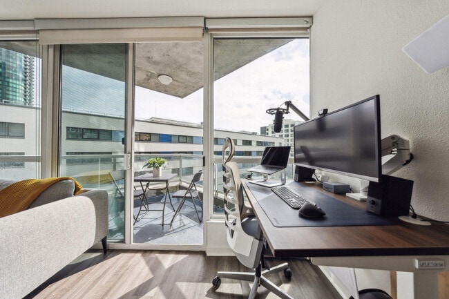 Photo - 388 Beale St Unidad FL9-ID1009996P